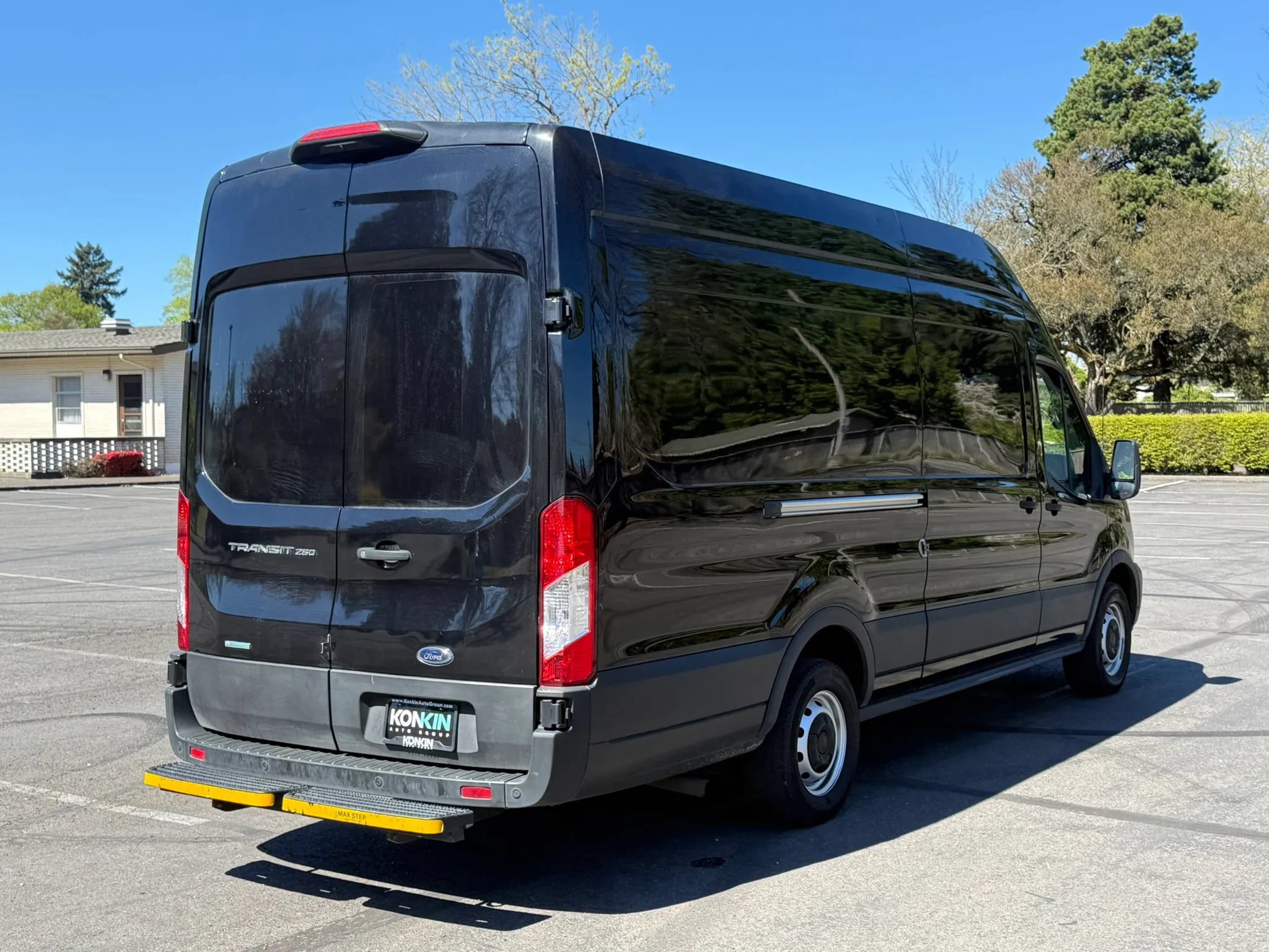 Used 2023 Ford Transit 250 148 High Roof Extended w/ Load Area Protection Package RWD image 7