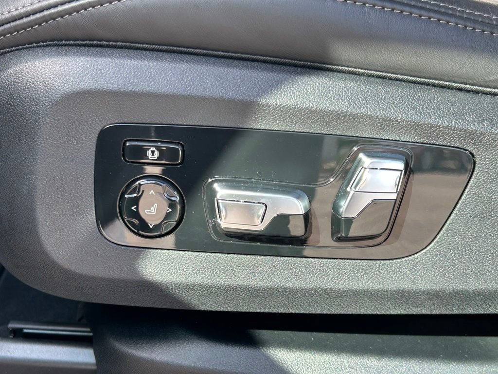 Used 2025 BMW X5 xDrive50e AWD/4WD image 24