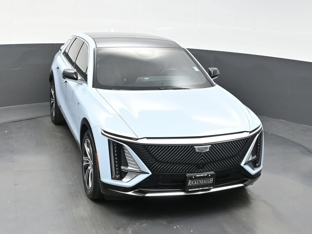 Certified 2024 Cadillac Lyriq Luxury AWD/4WD image 27