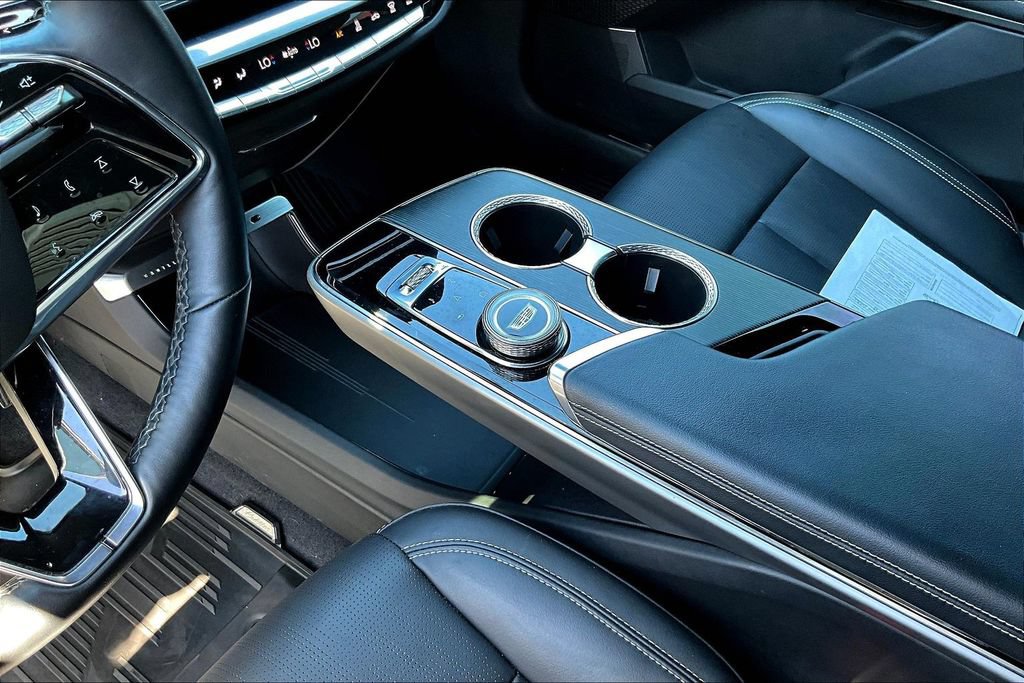Used 2024 Cadillac Lyriq Luxury RWD image 18