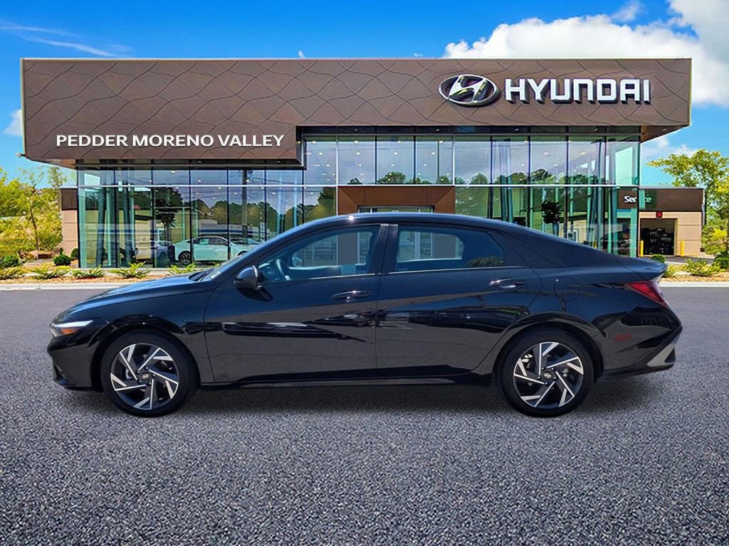 Certified 2025 Hyundai Elantra Sport image 6