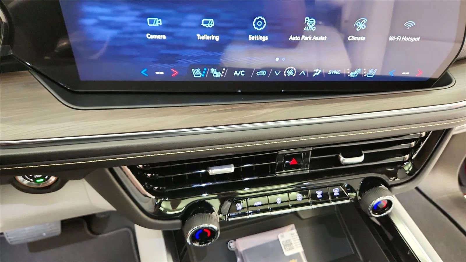 New 2026 Chevrolet Suburban Premier image 27