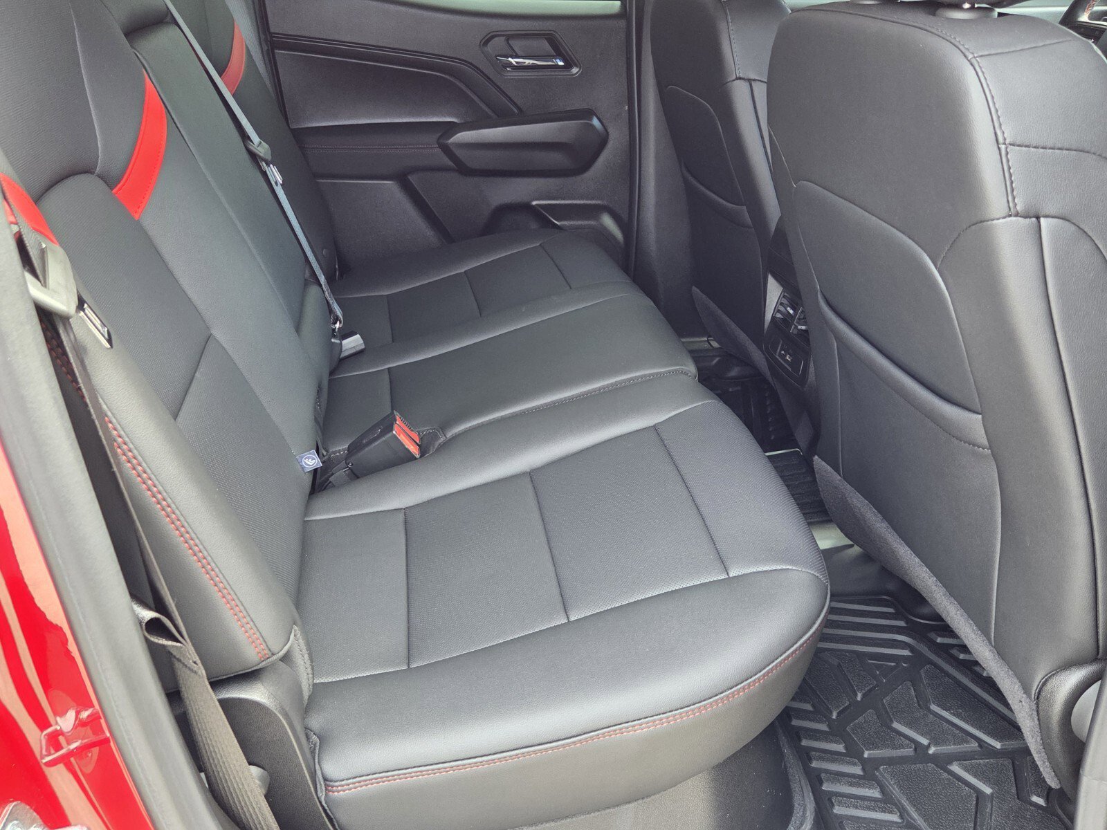 Used 2026 Chevrolet Colorado Z71 w/ Technology Package image 10