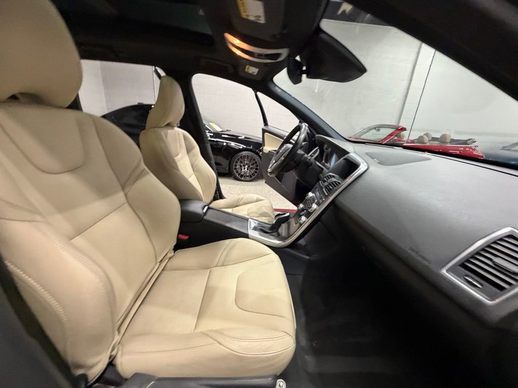 Used 2016 Volvo XC60 T5 Platinum FWD image 29