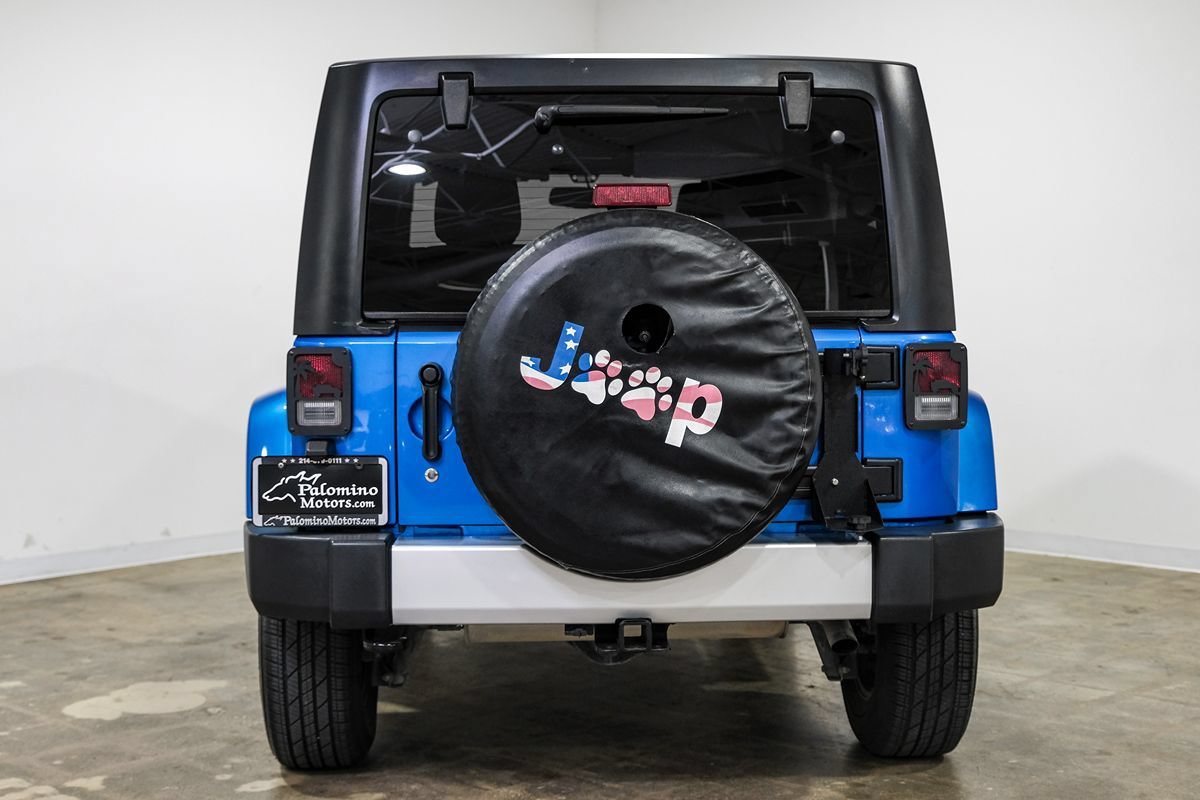 Used 2015 Jeep Wrangler Unlimited Sahara w/ Connectivity Group AWD/4WD image 10