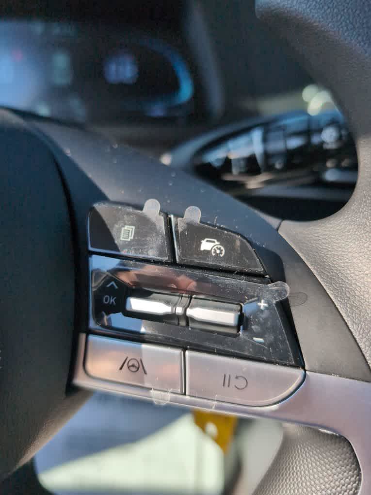 New 2026 Hyundai Elantra SE FWD image 32