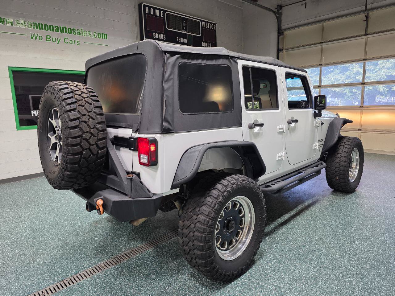 Used 2018 Jeep Wrangler Unlimited Sport w/ Connectivity Group AWD/4WD image 6
