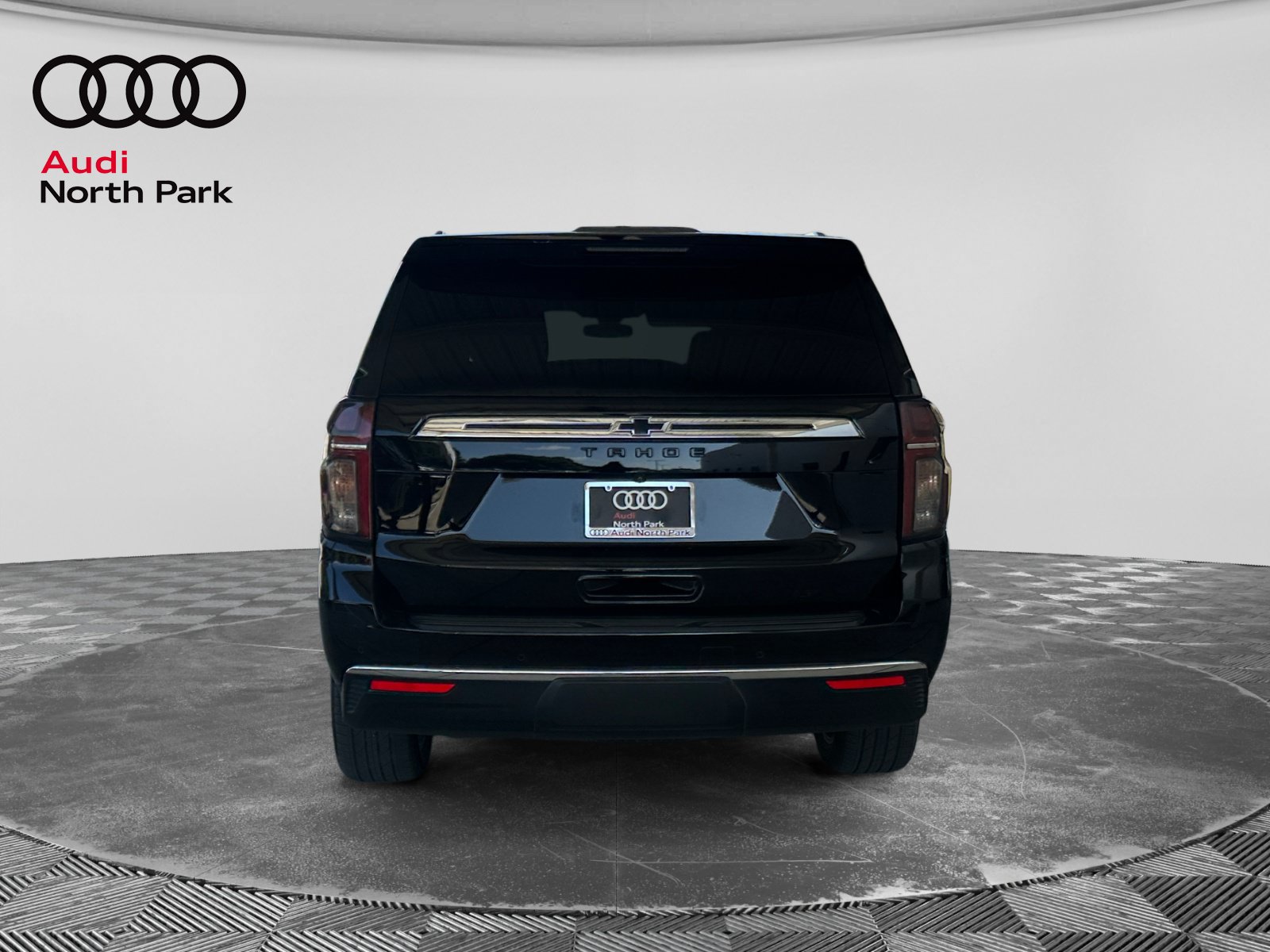 Used 2022 Chevrolet Tahoe LT w/ Luxury Package RWD image 4