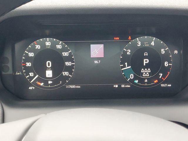 Used 2025 Land Rover Discovery Sport Dynamic SE image 29