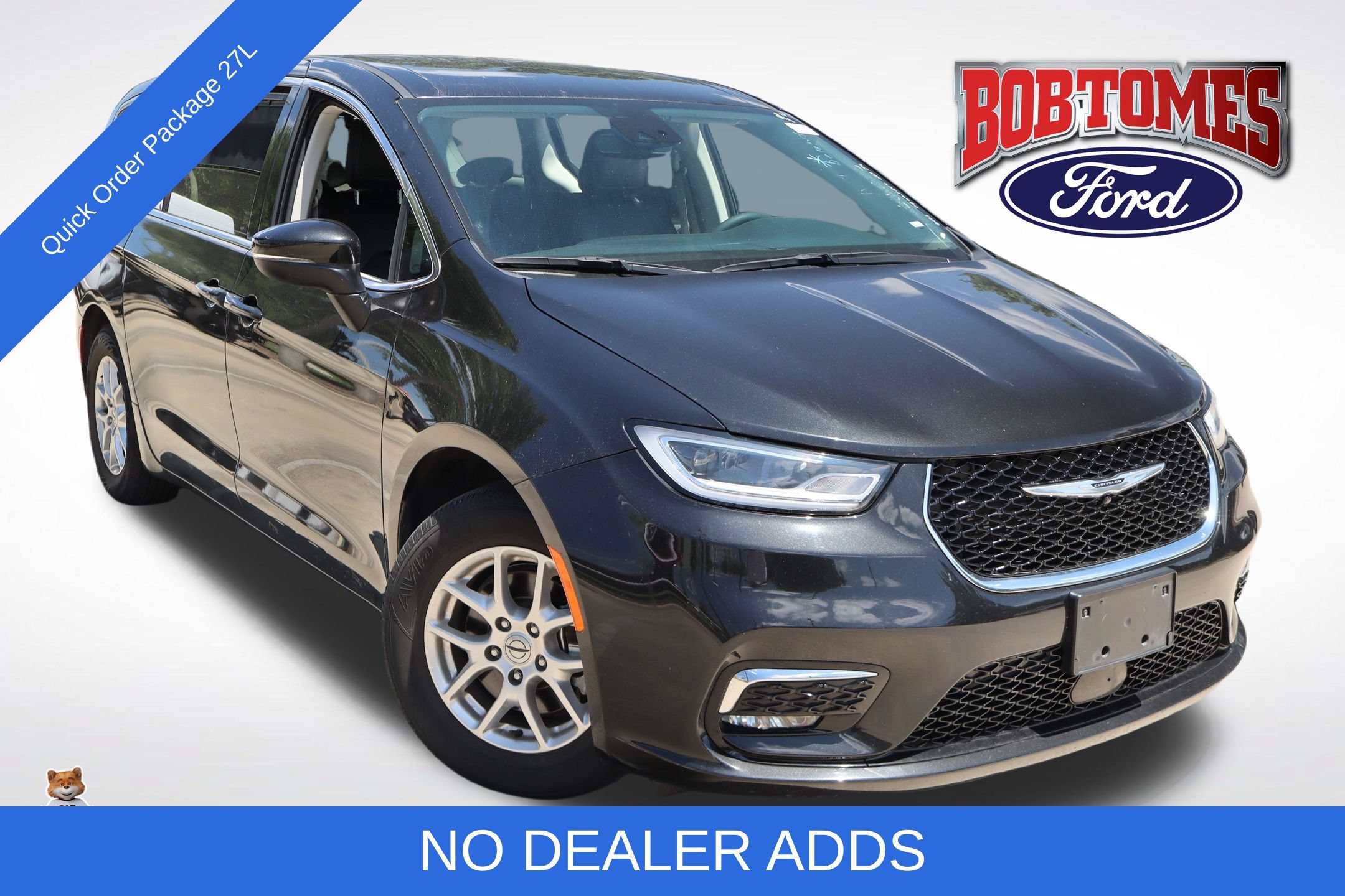 Used 2023 Chrysler Pacifica Touring-L FWD image 1