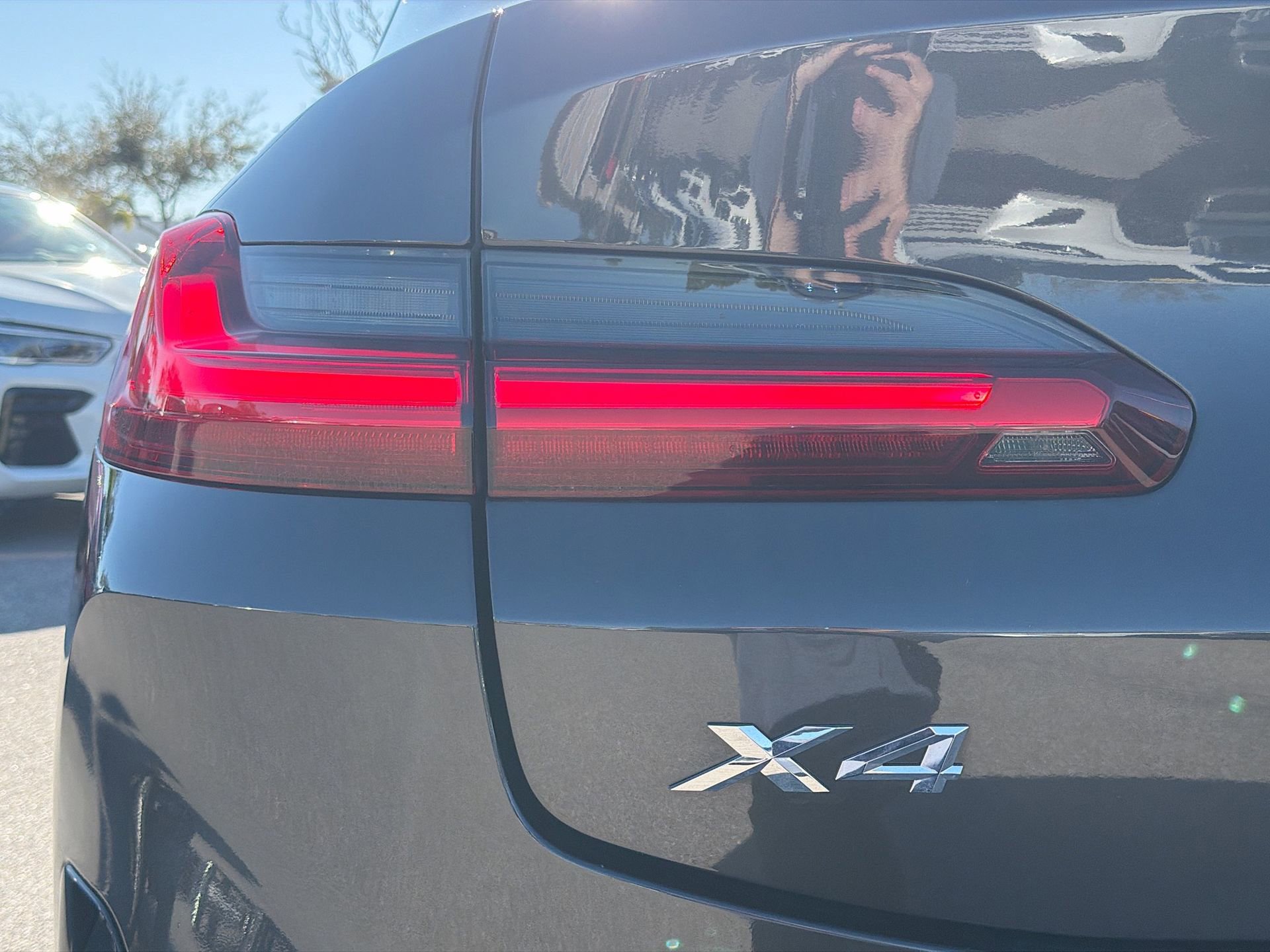 Certified 2025 BMW X4 xDrive30i image 11