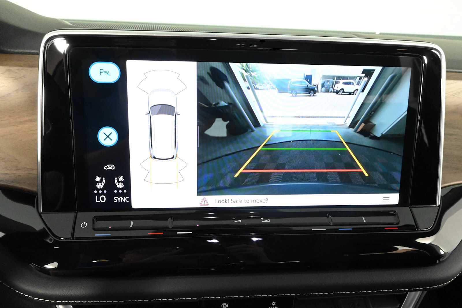 Certified 2024 Volkswagen Atlas SE FWD image 24