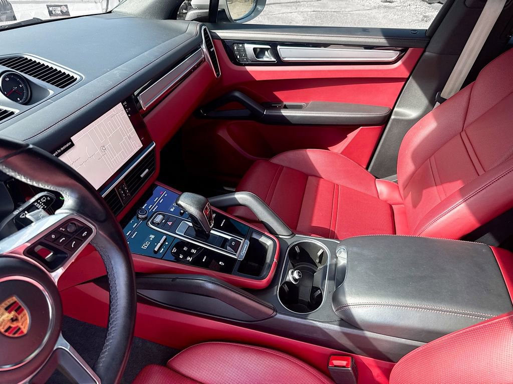 Used 2022 Porsche Cayenne image 26