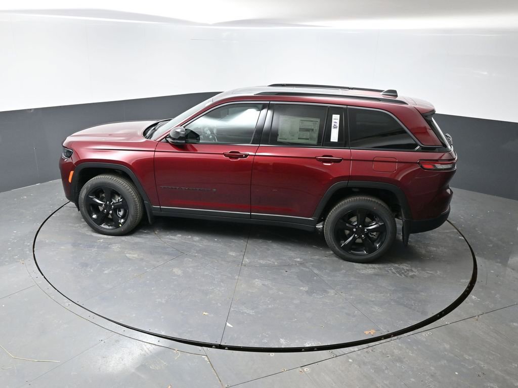 New 2026 Jeep Grand Cherokee Limited w/ Limited Altitude Package image 33