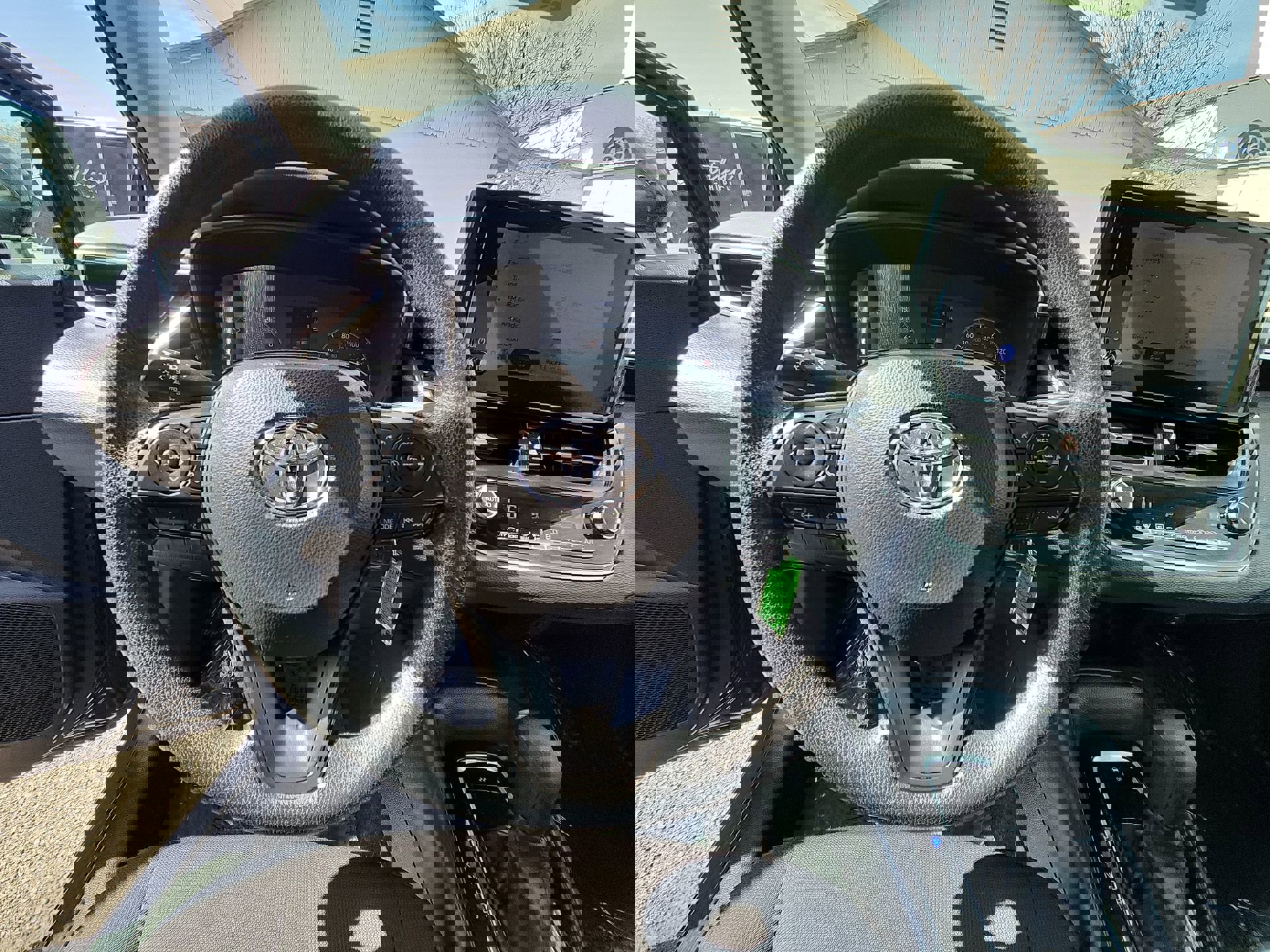 Used 2023 Toyota Corolla LE image 11