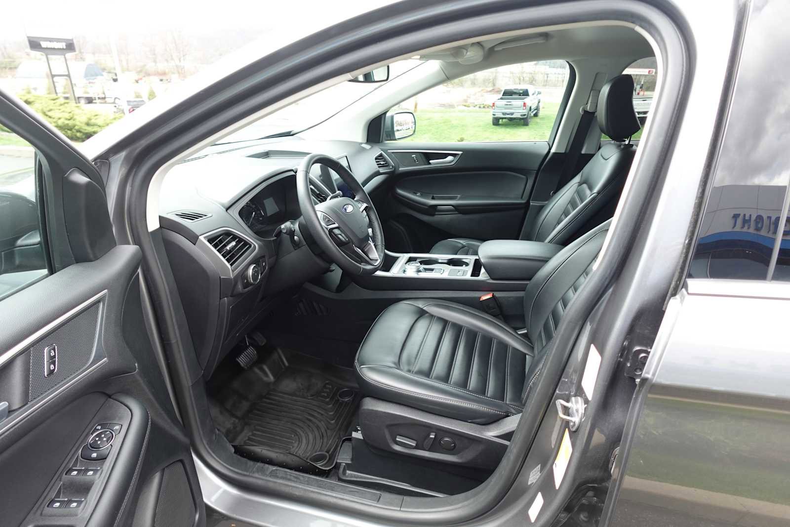 Used 2024 Ford Edge SEL AWD/4WD image 13