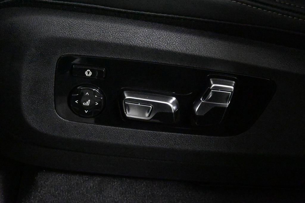 Used 2026 BMW X5 xDrive50e w/ Premium Package image 28