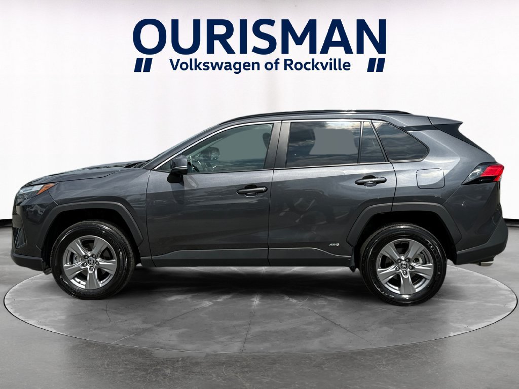 Used 2025 Toyota RAV4 XLE AWD/4WD image 3