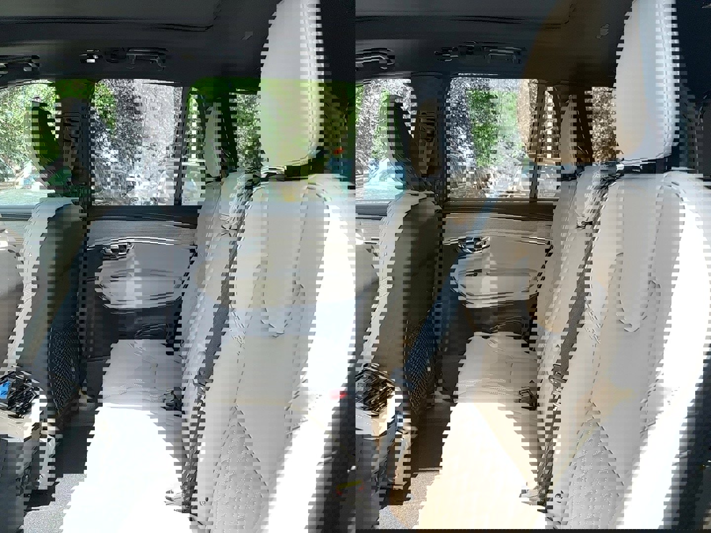 New 2026 Volvo XC90 B5 Core image 16