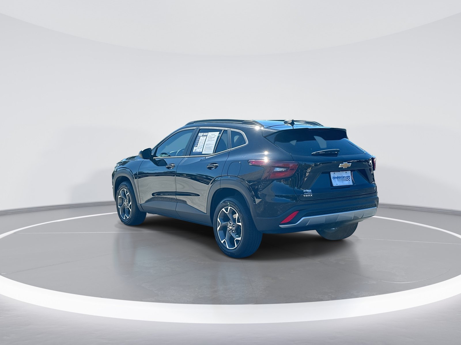 Used 2026 Chevrolet Trax LT FWD image 7