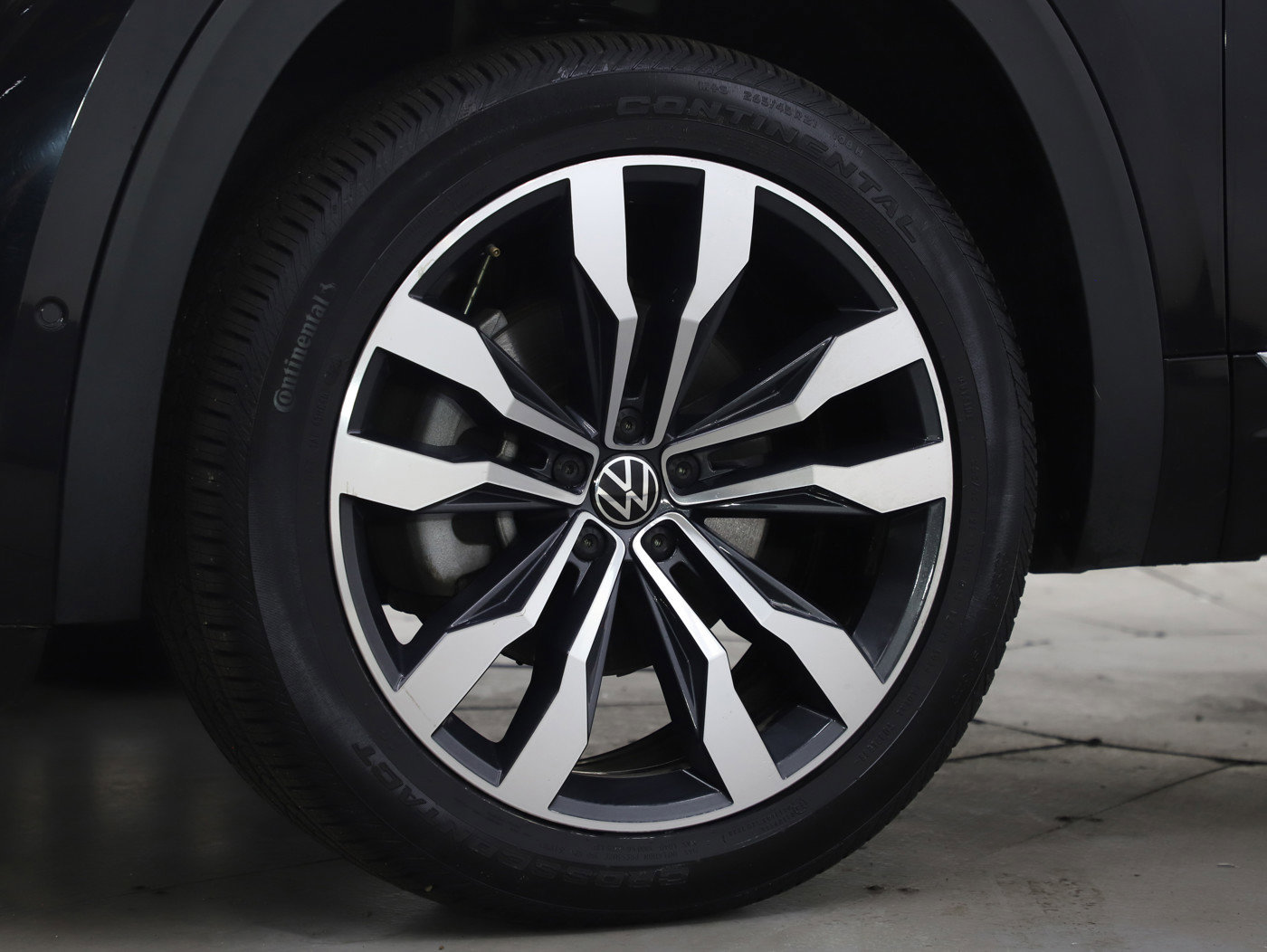 Used 2021 Volkswagen Atlas SEL Premium w/ MDO Package (Bench Seat) image 36