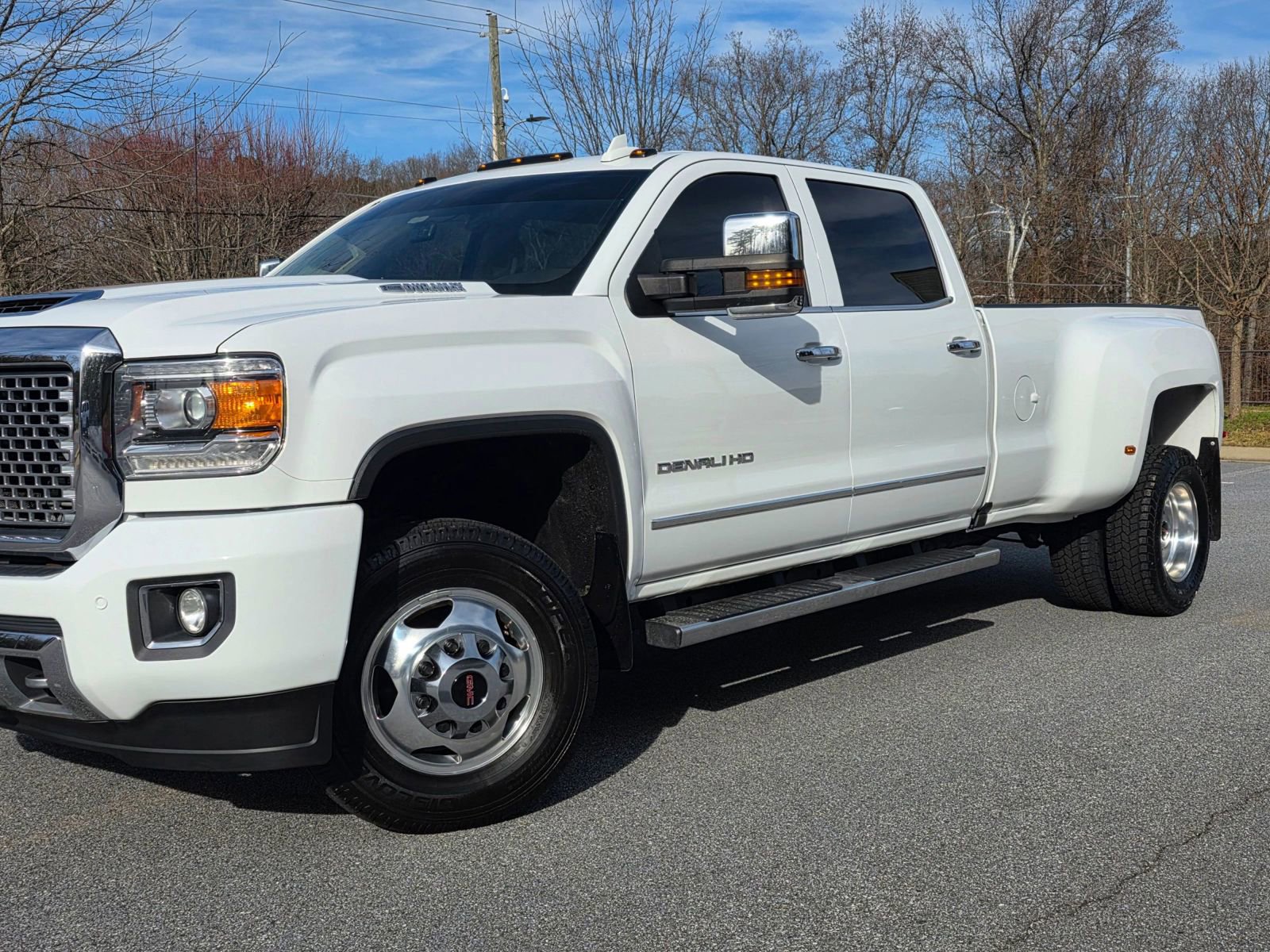 Used 2017 GMC Sierra 3500 Denali w/ Duramax Plus Package AWD/4WD image 4