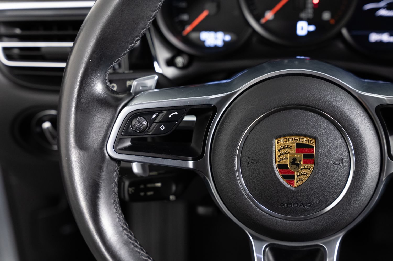 Used 2021 Porsche Macan AWD/4WD image 30
