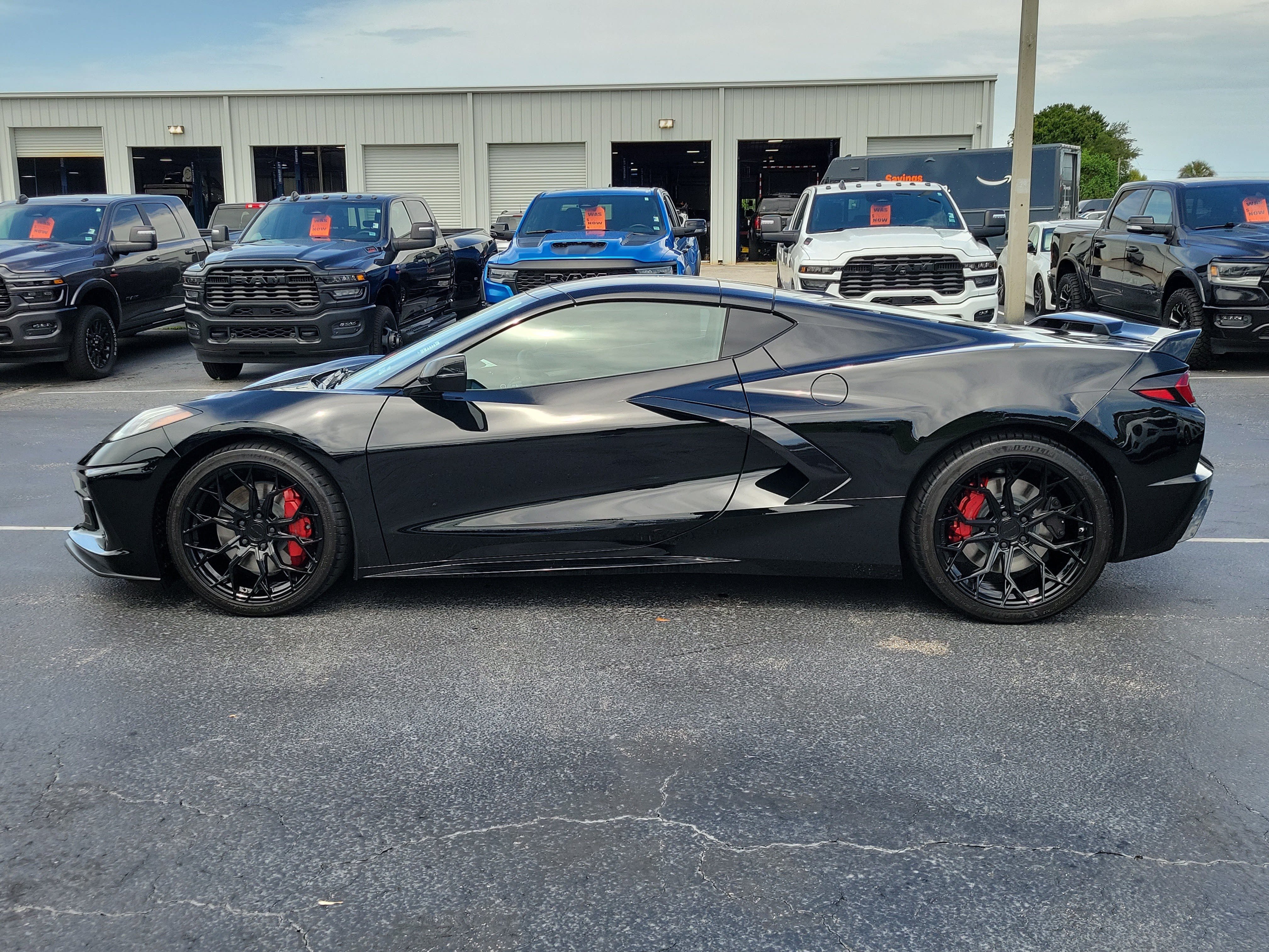 Used 2023 Chevrolet Corvette Stingray Preferred Cpe w/ Z51 Performance Package RWD image 6