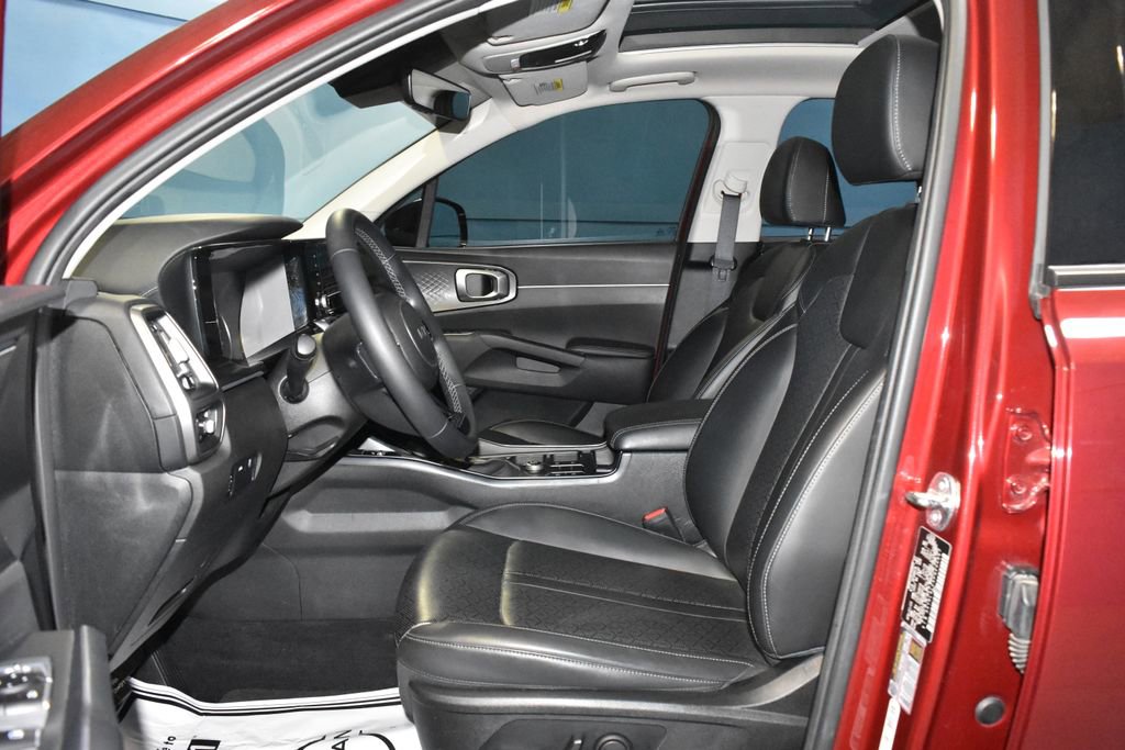 Used 2023 Kia Sorento S w/ Panoramic Sunroof Package image 6