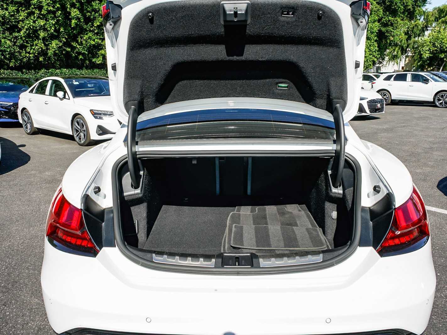 Used 2024 Audi RS e-tron GT image 26