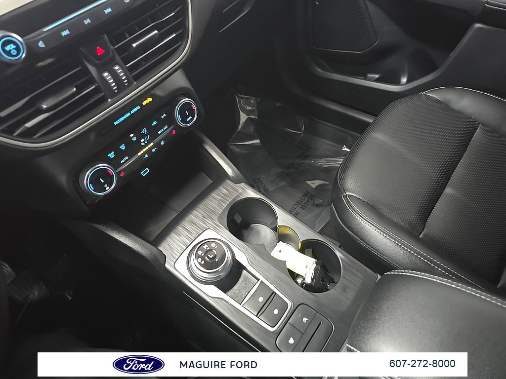 Used 2022 Ford Escape SEL image 30
