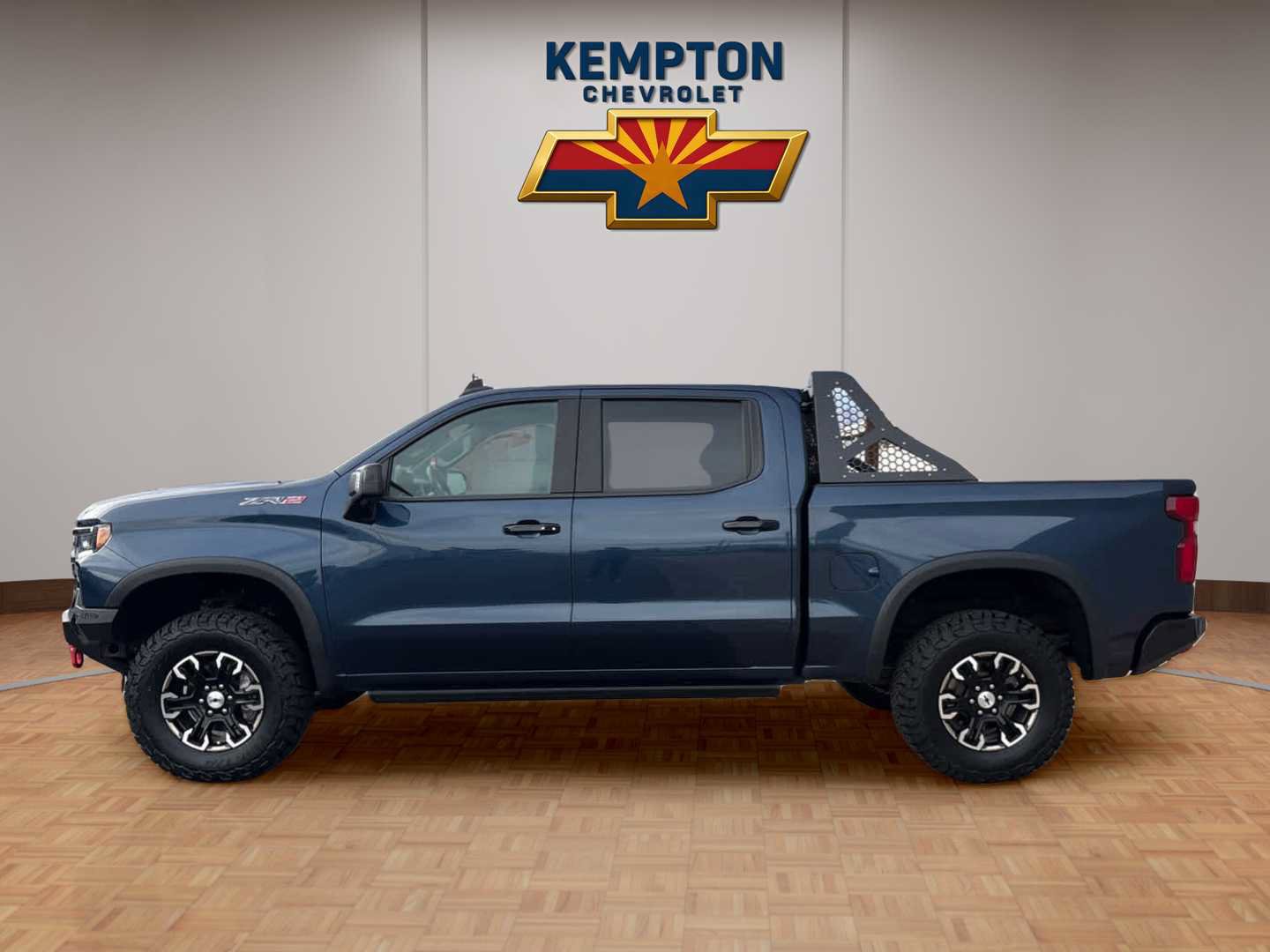 Used 2022 Chevrolet Silverado 1500 ZR2 w/ Technology Package AWD/4WD image 3