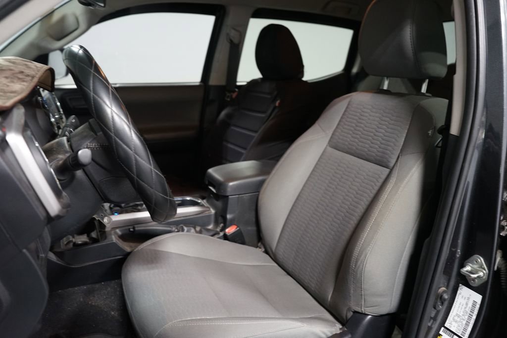 Used 2019 Toyota Tacoma SR5 RWD image 6