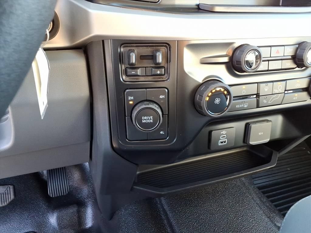 New 2026 Ford F350 XL w/ XL Chrome Package AWD/4WD image 15
