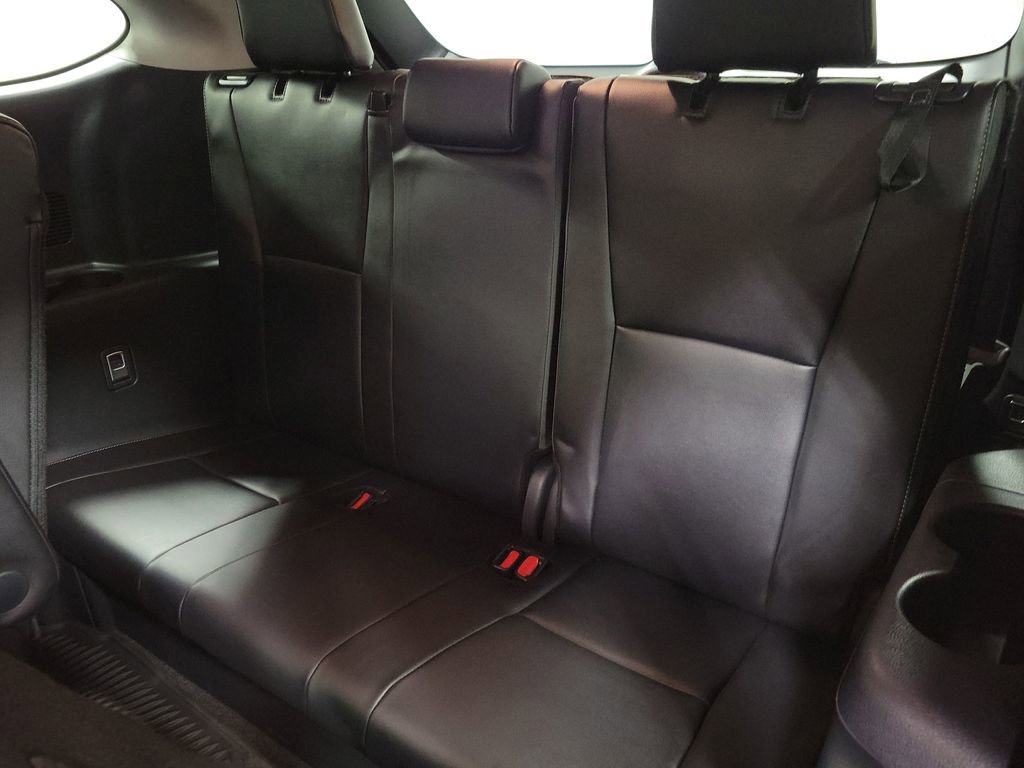 Used 2025 Toyota Highlander XLE image 22