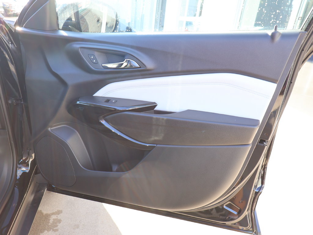 New 2026 Chevrolet Trax LT w/ Driver Confidence Package FWD image 30
