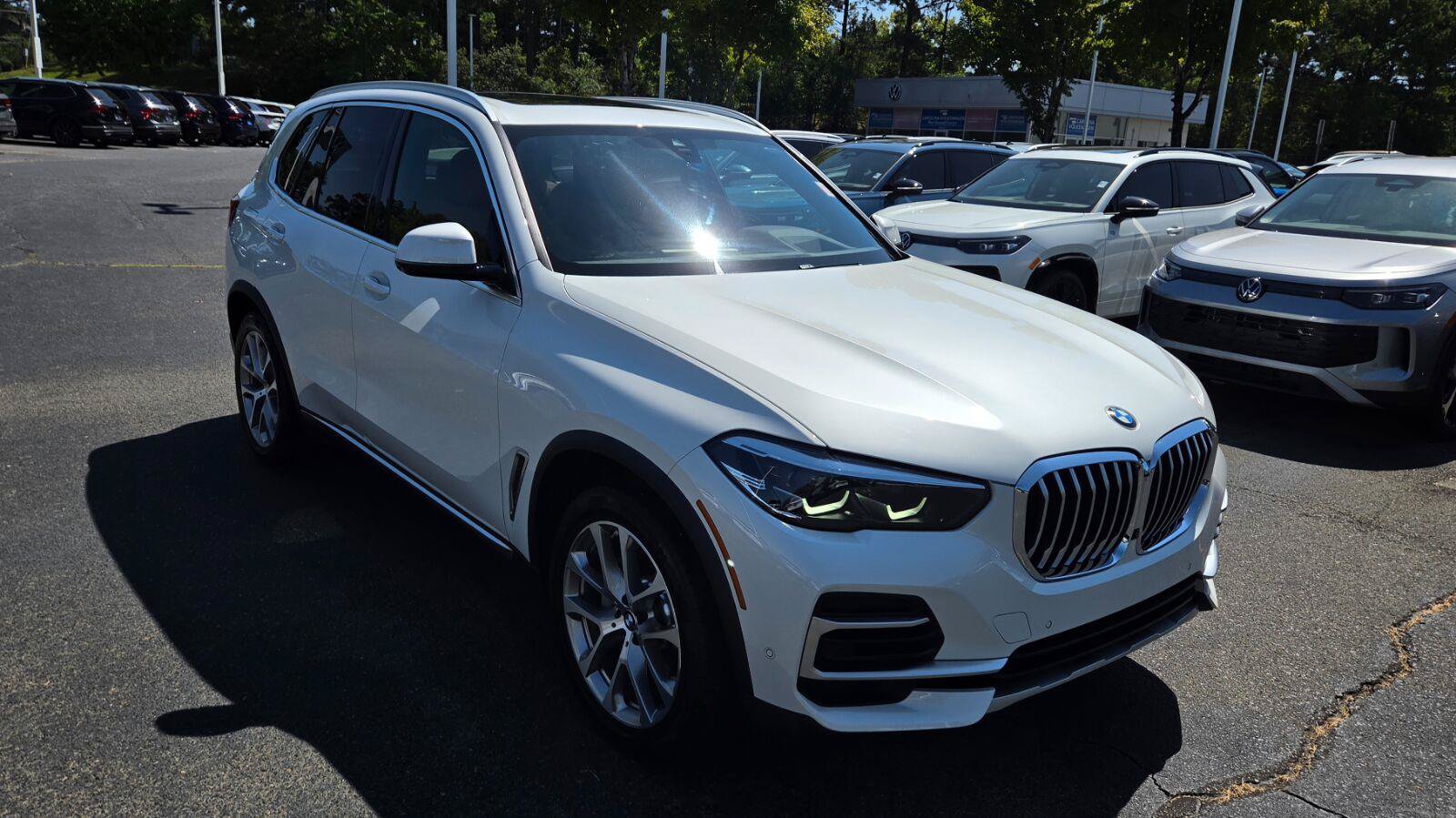 Used 2022 BMW X5 xDrive40i w/ Premium Package AWD/4WD image 7