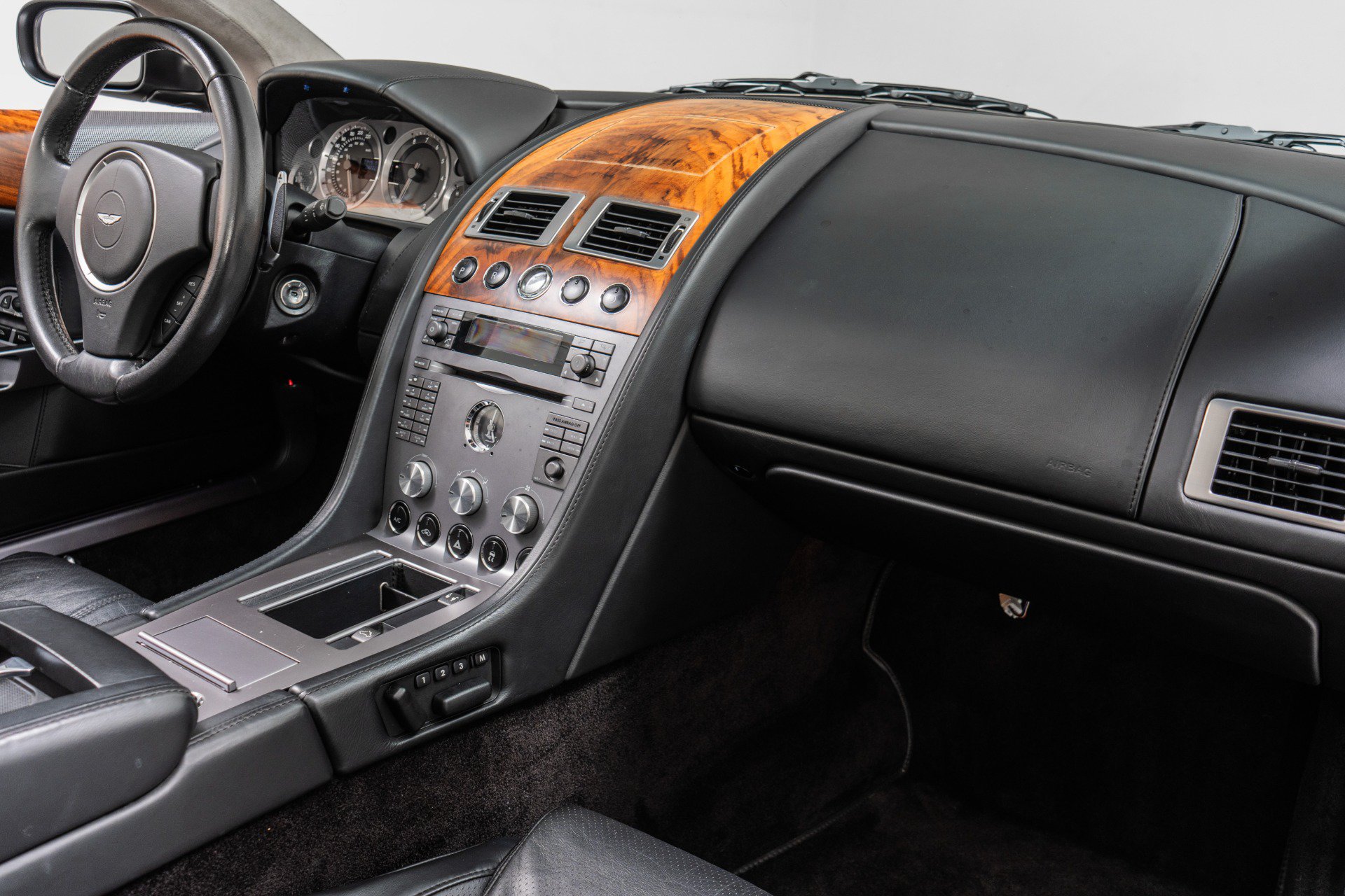 Used 2008 Aston Martin DB9 Volante RWD image 14