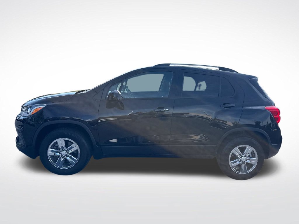Used 2021 Chevrolet Trax LT w/ Premium Seat Package AWD/4WD image 2