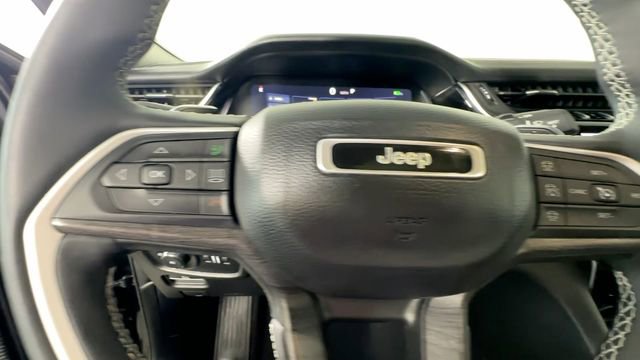Used 2023 Jeep Grand Cherokee 4WD 4xe w/ Luxury Tech Group II image 29