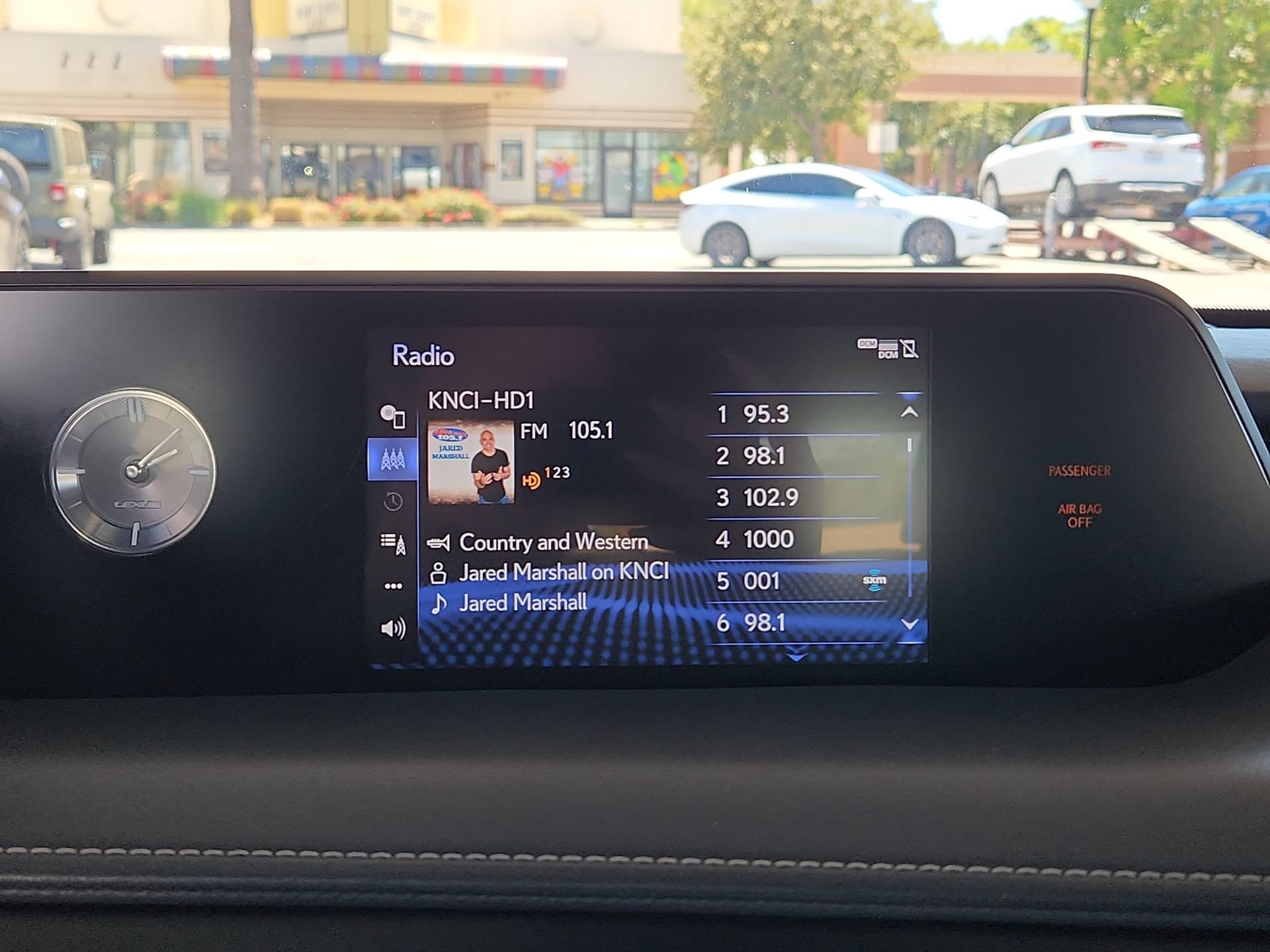 Used 2019 Lexus UX 200 w/ Accessory Package FWD image 12