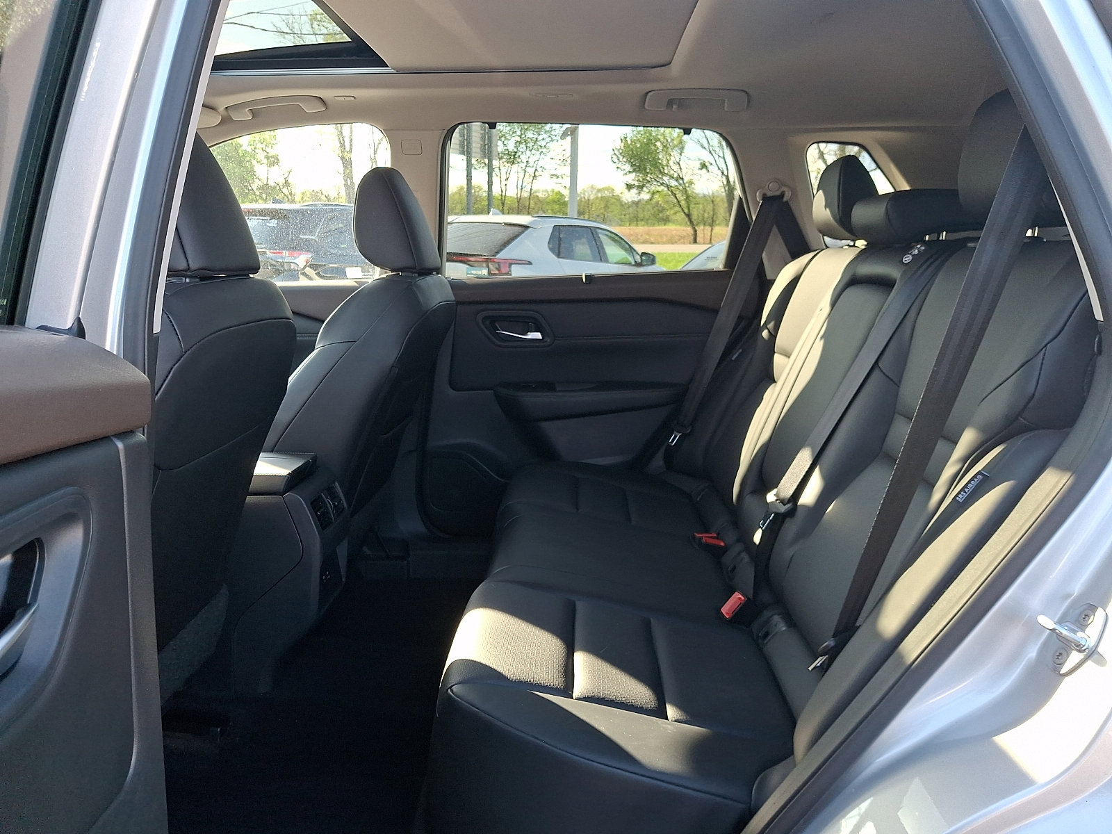 Used 2023 Nissan Rogue SV w/ SV Premium B Package AWD/4WD image 11