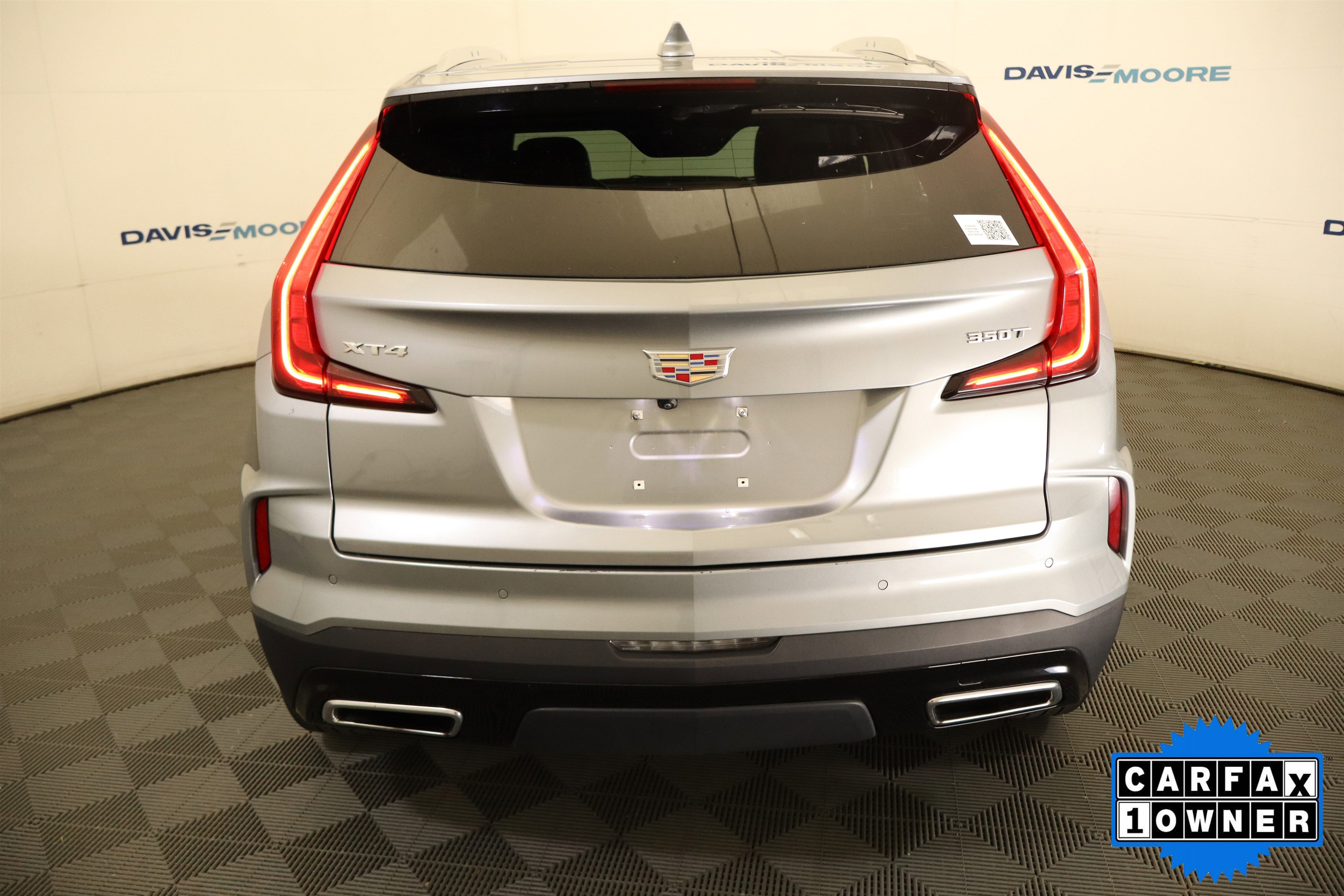 Used 2025 Cadillac XT4 Premium Luxury FWD image 8