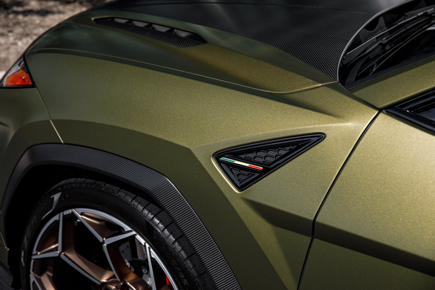 Used 2024 Lamborghini Urus Performante AWD/4WD image 24