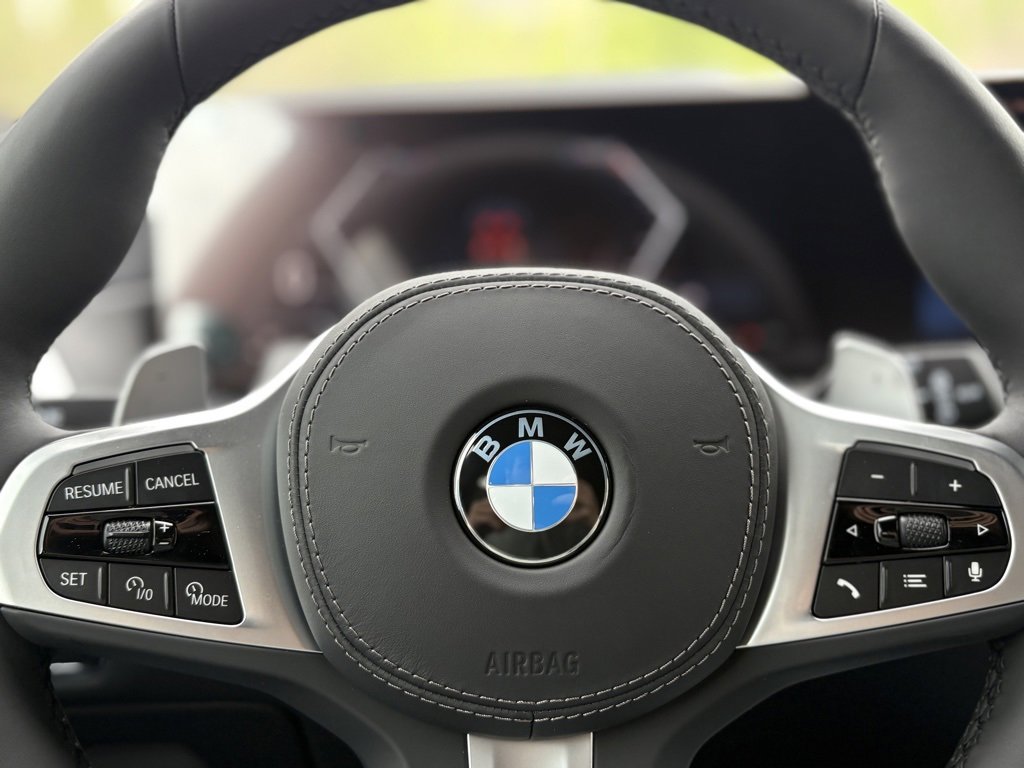 Used 2026 BMW X7 xDrive40i w/ M Sport Package image 12