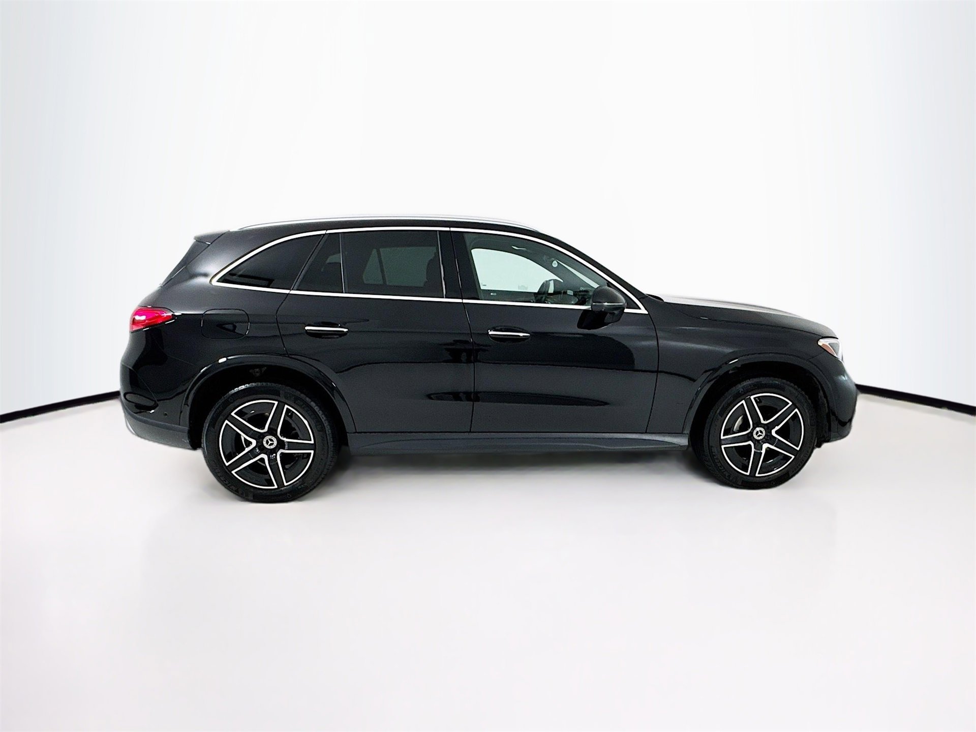 Certified 2024 Mercedes-Benz GLC 300 image 9