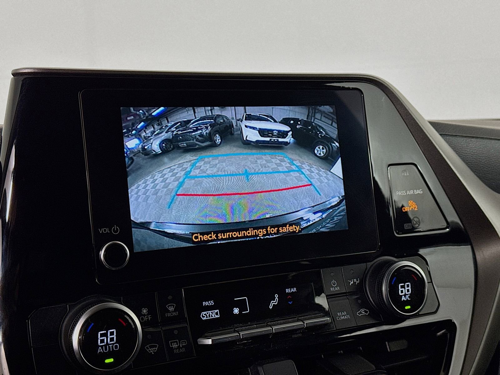 Certified 2024 Toyota Highlander LE AWD/4WD image 13