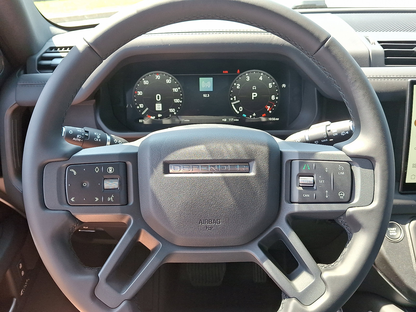 New 2025 Land Rover Defender 110 X-Dynamic SE image 6