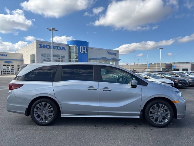 New 2026 Honda Odyssey Touring image 2