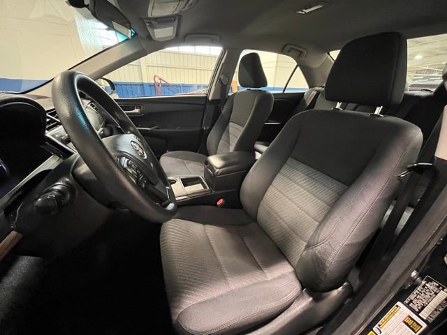 Used 2017 Toyota Camry LE image 19